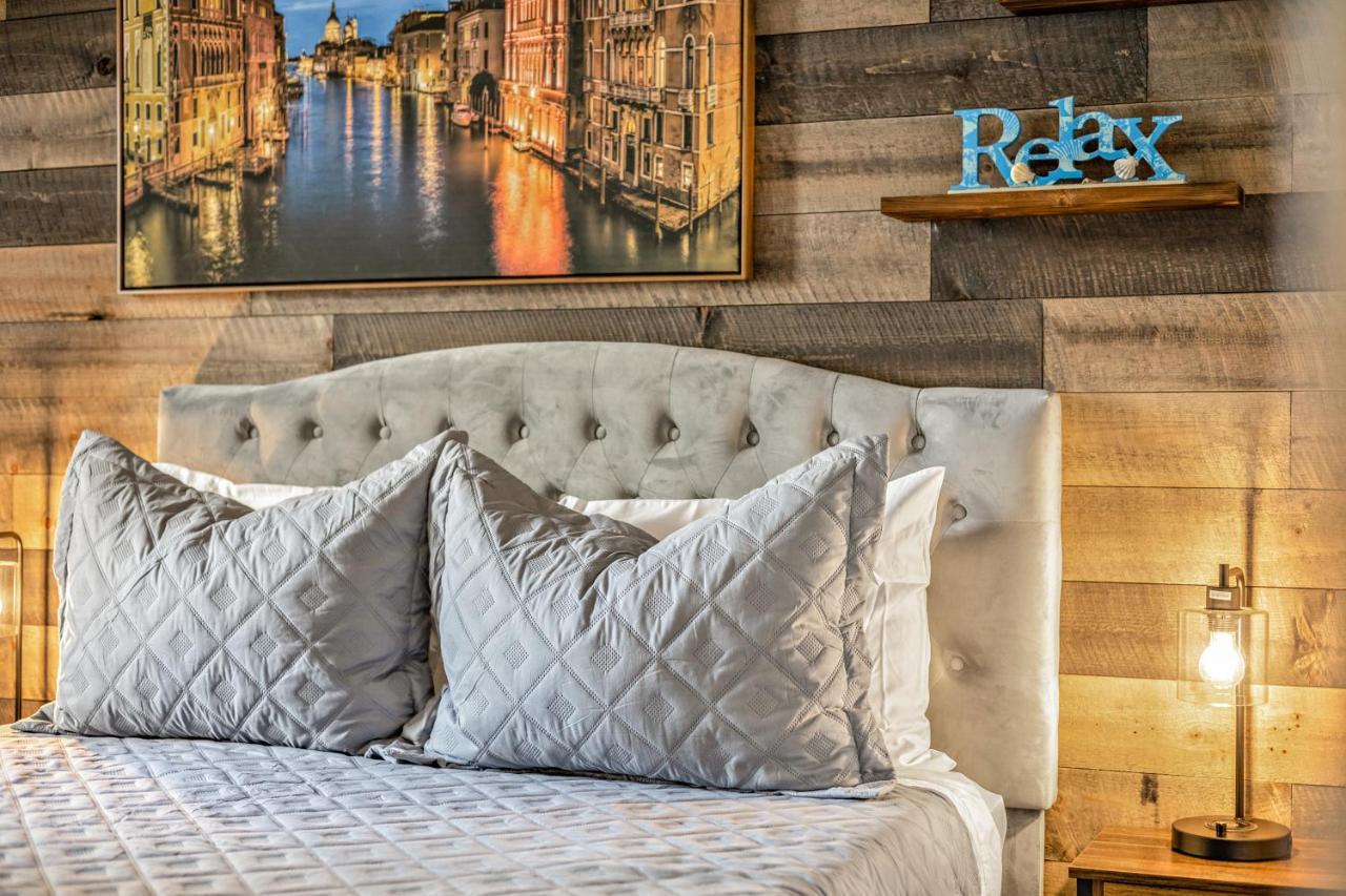 Picturesque Hotel Room With Private Balcony In Waikiki! ホノルル エクステリア 写真